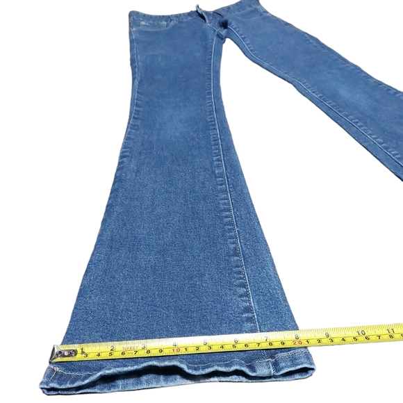 5 PM Von Dutch Low-rise Flared Bottom Jeans Size 26 EUC - Picture 9 of 10
